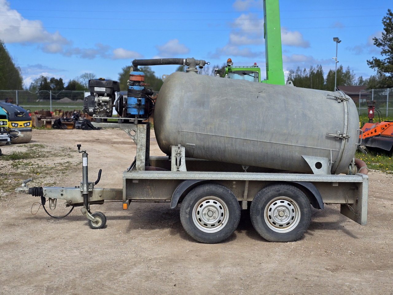 Bunnefeld Haren PAH3500 - Tartályos pótkocsi: 2 kép. Bunnefeld Haren PAH3500 - Tartályos pótkocsi: 2 kép.