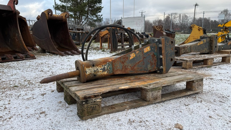 INDECO HP200 - Hidraulikus törőfej - Kotrógép: 1 kép. INDECO HP200 - Hidraulikus törőfej - Kotrógép: 1 kép.