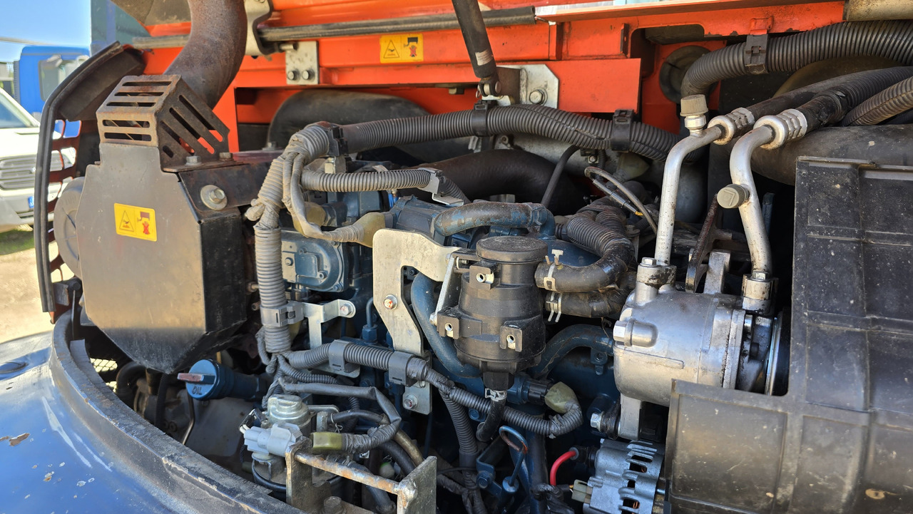 Erdészeti traktor Kubota KX080-4, AXER 540: 15 kép.
