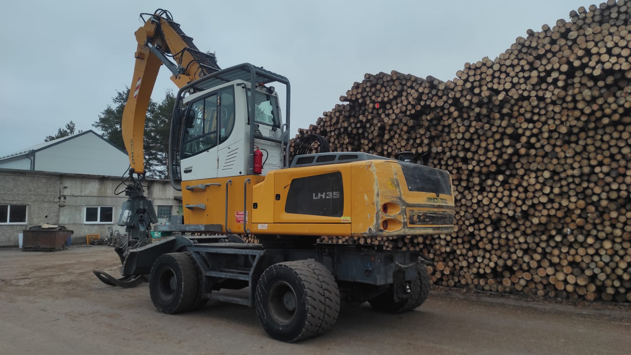 LIEBHERR LH 35 M Litronic - Hulladék kotró: 2 kép. LIEBHERR LH 35 M Litronic - Hulladék kotró: 2 kép.