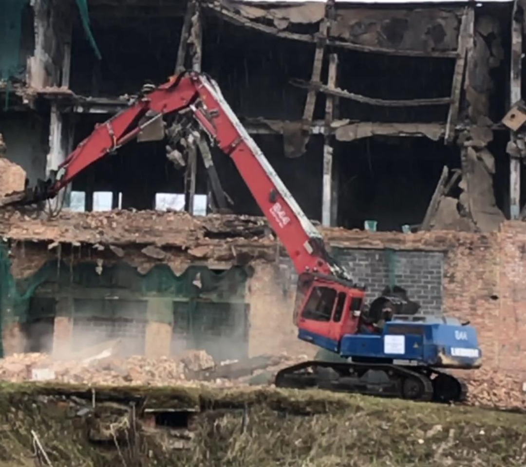 LIEBHERR R944B VH-HD. UHD boom and standart boom included. - Bontó kotrógép: 1 kép. LIEBHERR R944B VH-HD. UHD boom and standart boom included. - Bontó kotrógép: 1 kép.