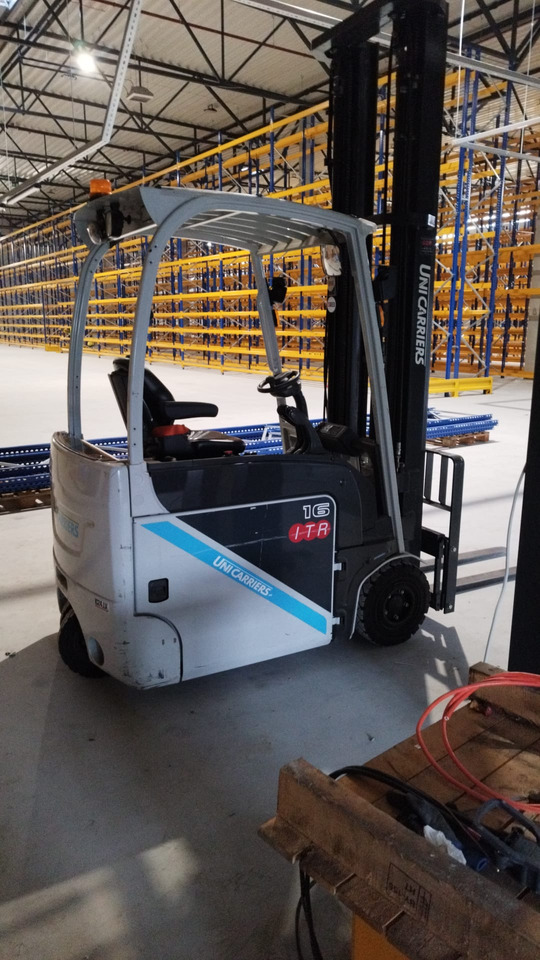UNICARRIERS A2N1L16Q - Elektromos targonca: 2 kép. UNICARRIERS A2N1L16Q - Elektromos targonca: 2 kép.