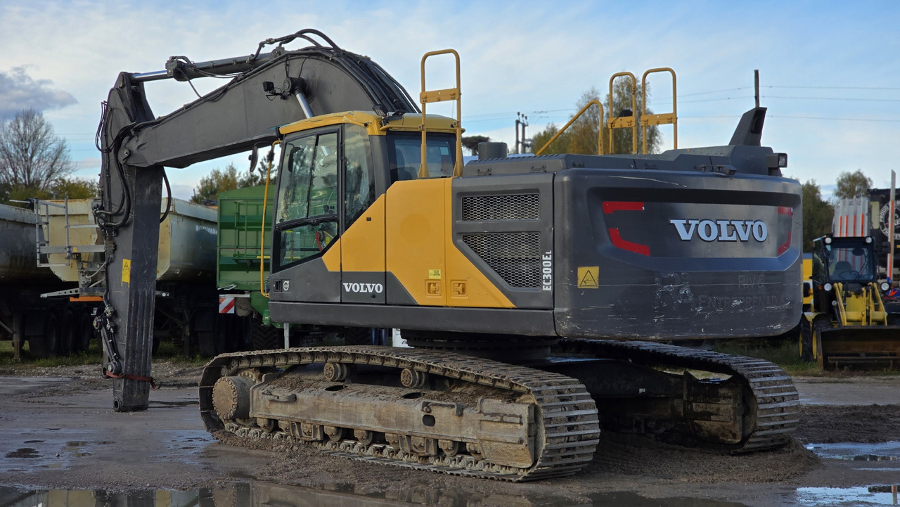 VOLVO EC300EL - Lánctalpas kotró: 5 kép. VOLVO EC300EL - Lánctalpas kotró: 5 kép.