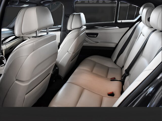 BMW 530d xDrive INDIVIDUAL CONNECTED DRIVE ECO PRO... - Szedán: 5 kép. BMW 530d xDrive INDIVIDUAL CONNECTED DRIVE ECO PRO... - Szedán: 5 kép.