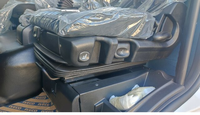 IVECO EuroCargo ML120EL21 EVI_E-AC+ PILOT+PTO... - Alvaz teherautó: 5 kép. IVECO EuroCargo ML120EL21 EVI_E-AC+ PILOT+PTO... - Alvaz teherautó: 5 kép.