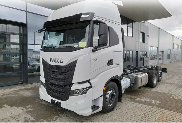 IVECO S-Way AS260S46Y/P-AERO+LIVING&COMFORT PACK... - Alvaz teherautó: 1 kép. IVECO S-Way AS260S46Y/P-AERO+LIVING&COMFORT PACK... - Alvaz teherautó: 1 kép.