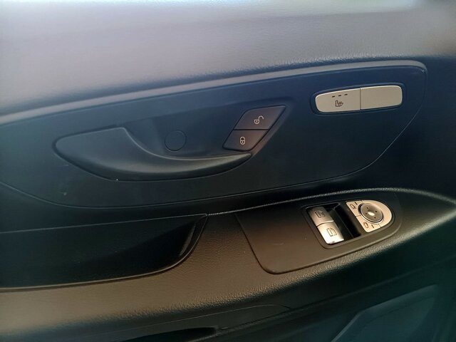 MERCEDES-BENZ Vito Kasten eVito 112 KA/FWD PARK+CLIMA... - Kis furgon, Elektromos kisteherautó: 4 kép. MERCEDES-BENZ Vito Kasten eVito 112 KA/FWD PARK+CLIMA... - Kis furgon, Elektromos kisteherautó: 4 kép.