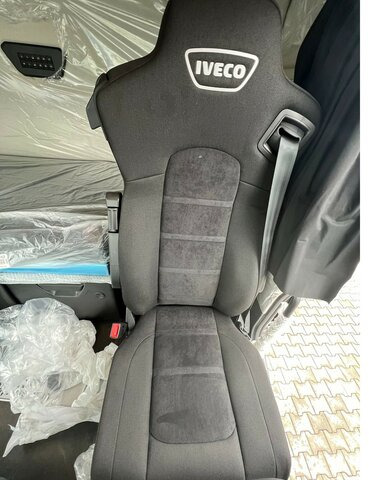 IVECO S-Way AS440S49T/P - AF4T COMFORT+AERO+ LED+NAVI... - Nyergesvontató: 4 kép. IVECO S-Way AS440S49T/P - AF4T COMFORT+AERO+ LED+NAVI... - Nyergesvontató: 4 kép.