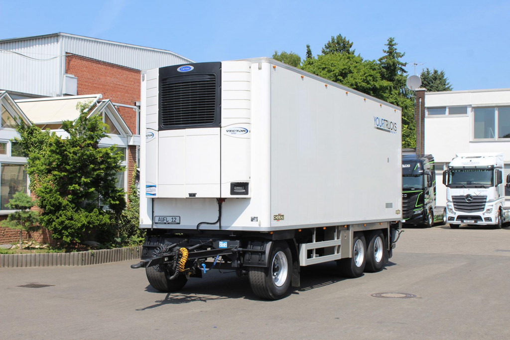 Chereau 3-Achser Kühlanhänger CV 1350 Türen FRC - Pótkocsi hűtős: 1 kép. Chereau 3-Achser Kühlanhänger CV 1350 Türen FRC - Pótkocsi hűtős: 1 kép.