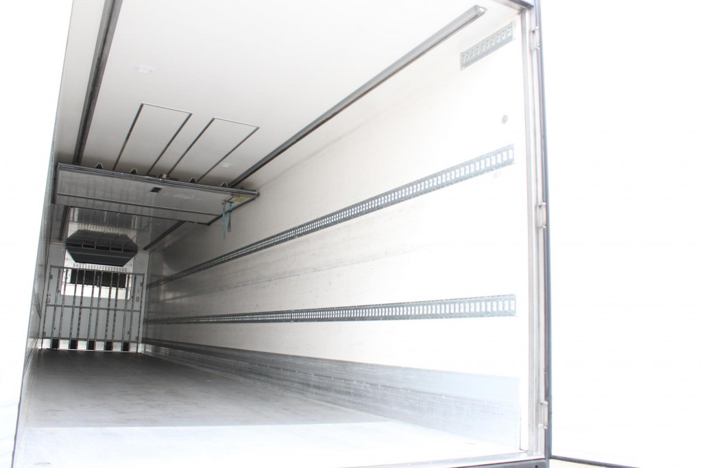 Chereau CV 1550 Strom 2,60h TW Liftachse FRC - Félpótkocsi hűtős: 2 kép. Chereau CV 1550 Strom 2,60h TW Liftachse FRC - Félpótkocsi hűtős: 2 kép.