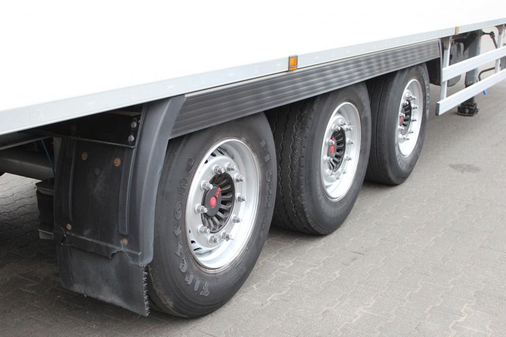 Chereau CV 1550 Strom 2,60h TW Liftachse SAF FRC - Félpótkocsi hűtős: 4 kép. Chereau CV 1550 Strom 2,60h TW Liftachse SAF FRC - Félpótkocsi hűtős: 4 kép.