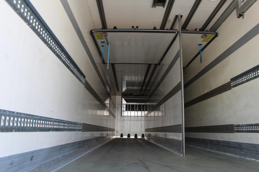 Chereau CV 1950Mt. Bi-Multi-Temp. TW LBW Lenkachse - Félpótkocsi hűtős: 3 kép. Chereau CV 1950Mt. Bi-Multi-Temp. TW LBW Lenkachse - Félpótkocsi hűtős: 3 kép.