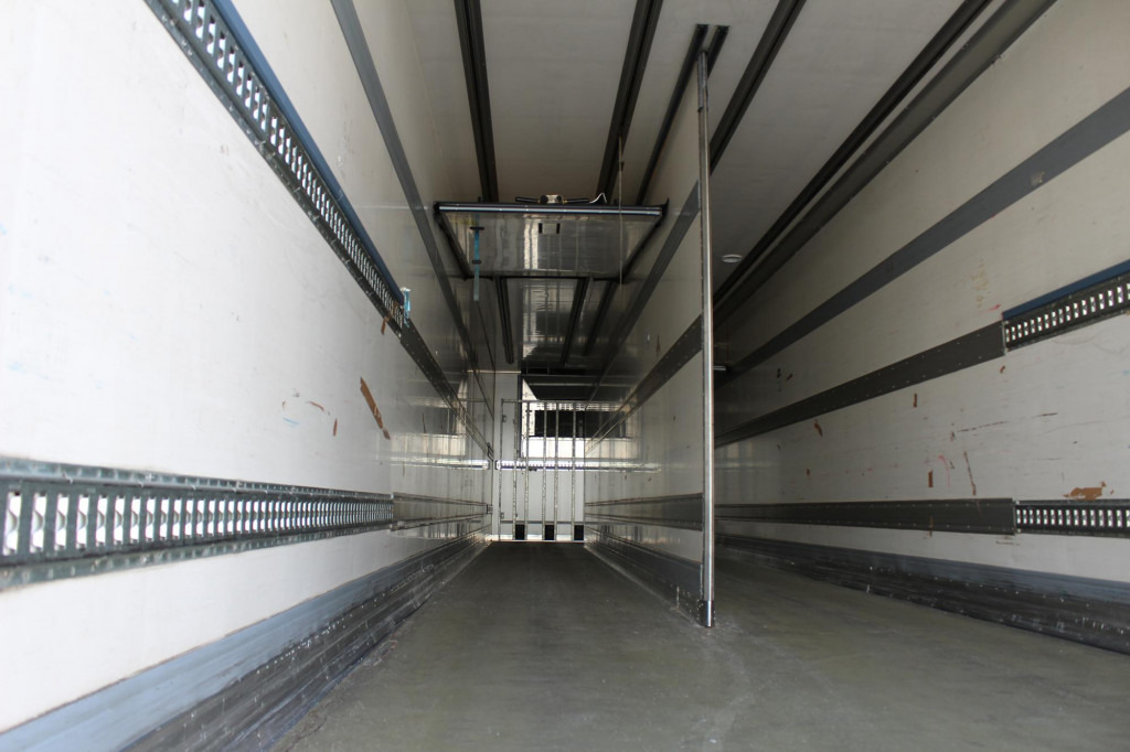 Chereau CV 1950Mt. City Bi-Multi-Temp LBW Lenkachse TOP - Félpótkocsi hűtős: 2 kép. Chereau CV 1950Mt. City Bi-Multi-Temp LBW Lenkachse TOP - Félpótkocsi hűtős: 2 kép.