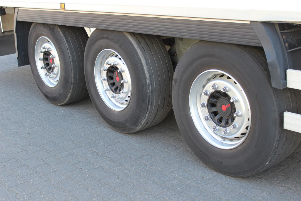 Chereau TK SLXi 300 Doppelstock FRC06.26 SAF - Félpótkocsi hűtős: 5 kép. Chereau TK SLXi 300 Doppelstock FRC06.26 SAF - Félpótkocsi hűtős: 5 kép.