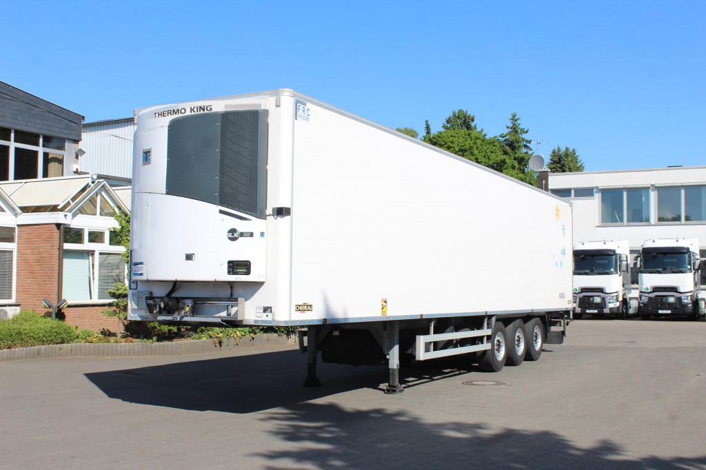 Chereau TK SLXi 300 Doppelstock FRC06.26 SAF - Félpótkocsi hűtős: 1 kép. Chereau TK SLXi 300 Doppelstock FRC06.26 SAF - Félpótkocsi hűtős: 1 kép.
