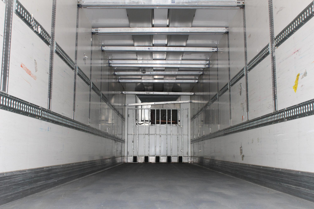 Chereau TK SLXi 300 Doppelstock FRC06.26 SAF - Félpótkocsi hűtős: 2 kép. Chereau TK SLXi 300 Doppelstock FRC06.26 SAF - Félpótkocsi hűtős: 2 kép.