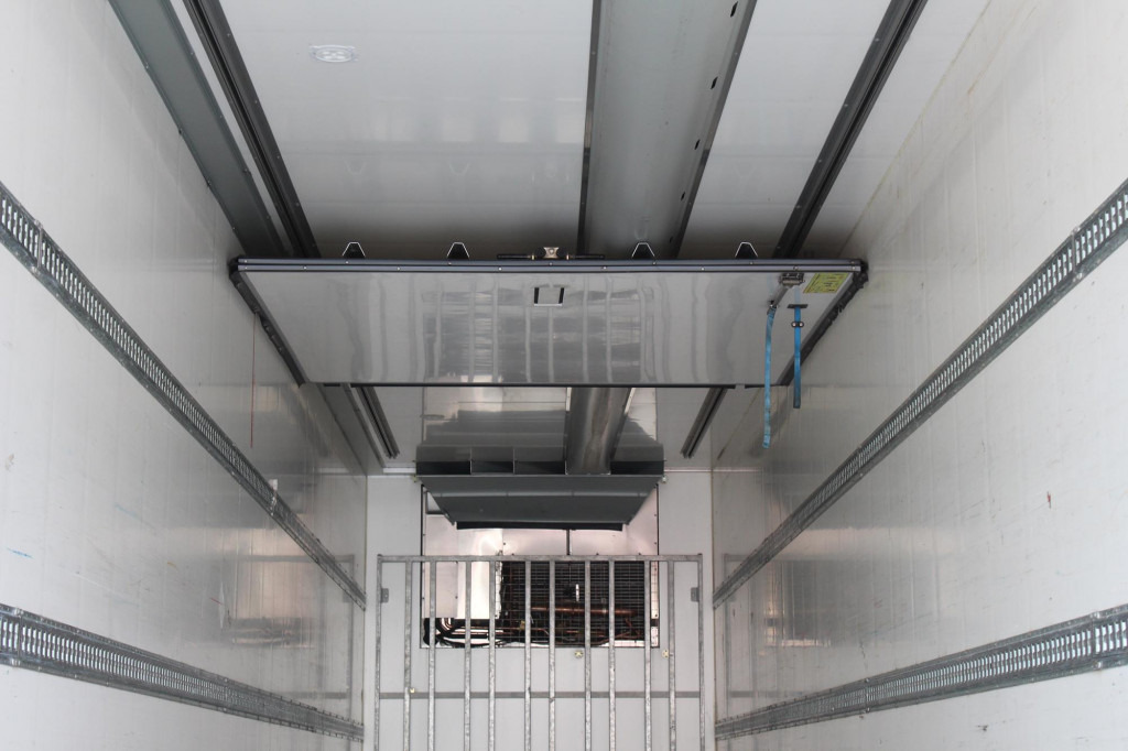 Chereau TK SLXi Spectrum 2,65h Bi-Multi-Temp. TW FRC26 - Félpótkocsi hűtős: 4 kép. Chereau TK SLXi Spectrum 2,65h Bi-Multi-Temp. TW FRC26 - Félpótkocsi hűtős: 4 kép.