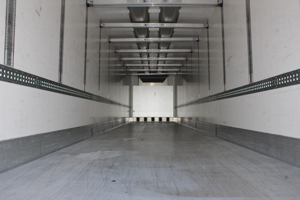 Chereau Thermo King Advancer A400 DS Strom Blumen SAF - Félpótkocsi hűtős: 5 kép. Chereau Thermo King Advancer A400 DS Strom Blumen SAF - Félpótkocsi hűtős: 5 kép.