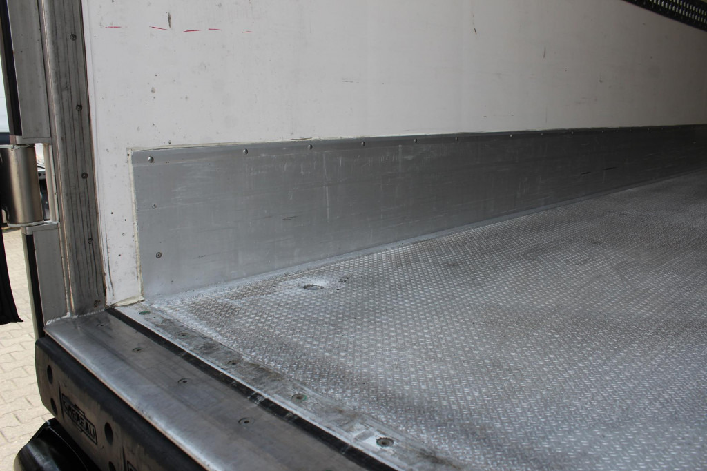 Chereau Thermo King Advancer A400 DS Strom Blumen SAF - Félpótkocsi hűtős: 3 kép. Chereau Thermo King Advancer A400 DS Strom Blumen SAF - Félpótkocsi hűtős: 3 kép.