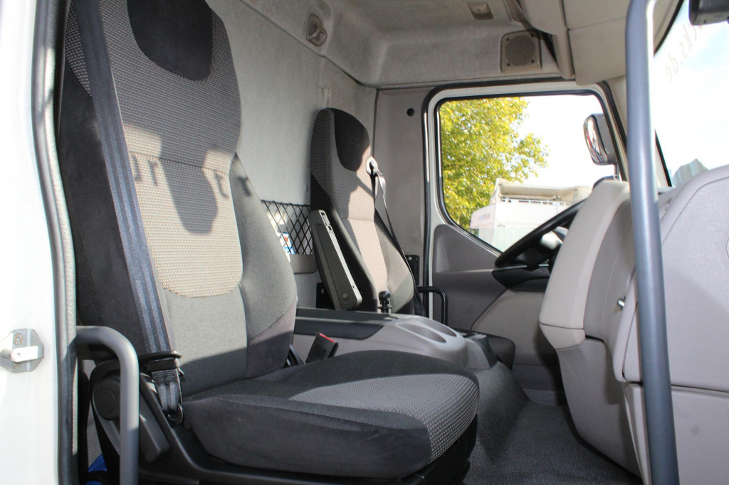 Daf LF 280 Koffer Klima LDW Rolltor LBW 149Tkm - Dobozos felépítményű teherautó: 4 kép. Daf LF 280 Koffer Klima LDW Rolltor LBW 149Tkm - Dobozos felépítményű teherautó: 4 kép.