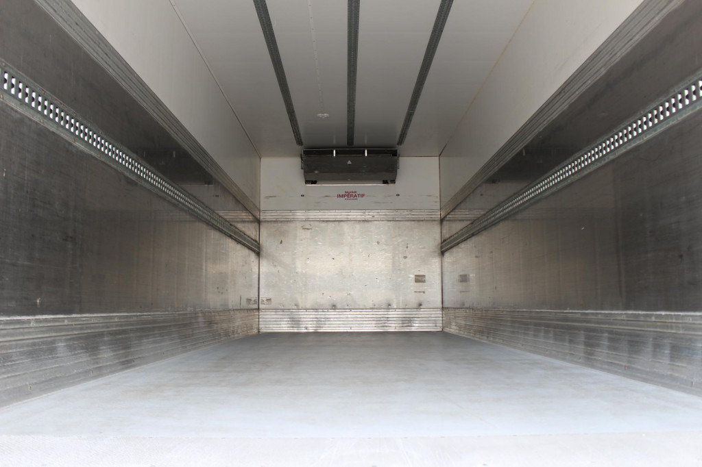 Daf LF 310 E6 CS 1050 Silent Tür+LBW Strom FRC 2028 - Hűtős teherautó: 2 kép. Daf LF 310 E6 CS 1050 Silent Tür+LBW Strom FRC 2028 - Hűtős teherautó: 2 kép.