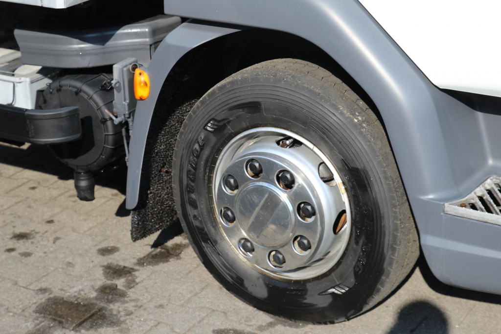 Daf LF 45.220 Thermo KingT-1000R Türen+LBW Strom - Hűtős teherautó: 5 kép. Daf LF 45.220 Thermo KingT-1000R Türen+LBW Strom - Hűtős teherautó: 5 kép.