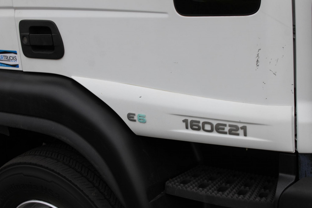 Iveco Eurocargo 160E210 E6 Koffer 6,9m Seiten Tür LBW - Dobozos felépítményű teherautó: 4 kép. Iveco Eurocargo 160E210 E6 Koffer 6,9m Seiten Tür LBW - Dobozos felépítményű teherautó: 4 kép.