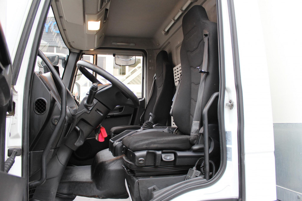 Iveco Eurocargo 190-280 E6 Koffer 8,51m Roltor LBW - Dobozos felépítményű teherautó: 5 kép. Iveco Eurocargo 190-280 E6 Koffer 8,51m Roltor LBW - Dobozos felépítményű teherautó: 5 kép.