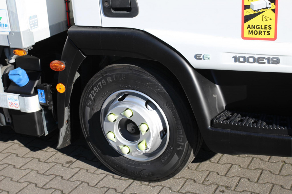 Iveco ML100E19 E6 Carrier Supra 550 Strom FRC 27 - Hűtős teherautó: 4 kép. Iveco ML100E19 E6 Carrier Supra 550 Strom FRC 27 - Hűtős teherautó: 4 kép.