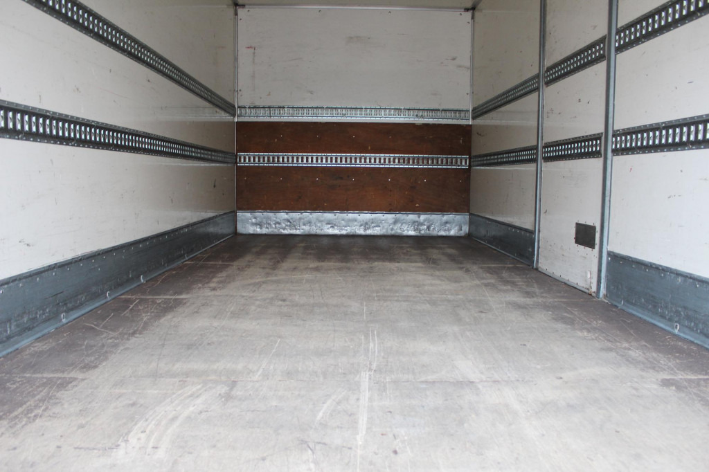 Mercedes-Benz Atego 916 Koffer LDW LBW NUR 98.597 km - Kisteherautó: 4 kép. Mercedes-Benz Atego 916 Koffer LDW LBW NUR 98.597 km - Kisteherautó: 4 kép.