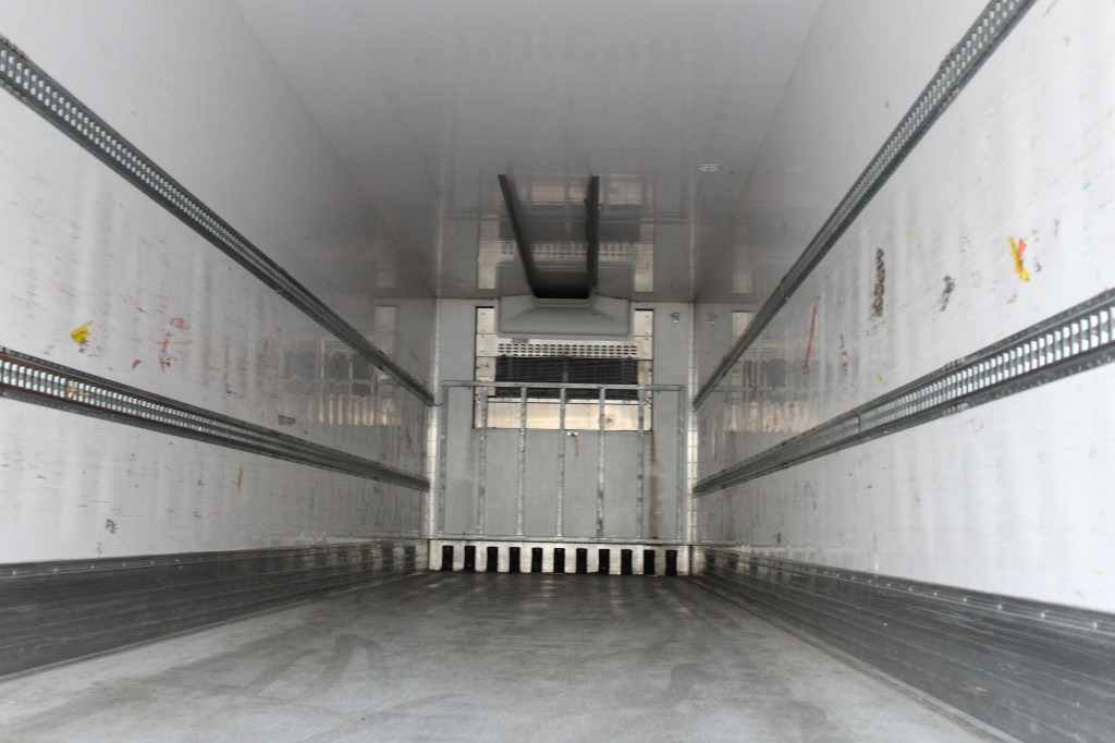 Lamberet CV 1550 Aluboden SAF LBW Rolltor FRC - Félpótkocsi hűtős: 3 kép. Lamberet CV 1550 Aluboden SAF LBW Rolltor FRC - Félpótkocsi hűtős: 3 kép.