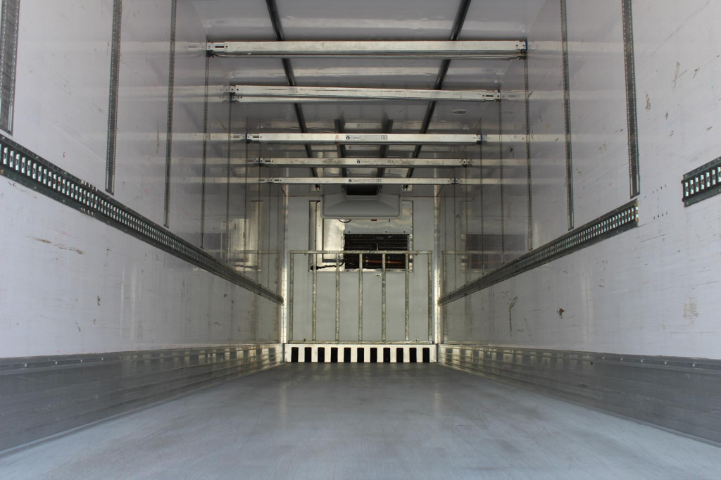 Lamberet Thermo King SLXe 200 Doppelstock 2,7h Alu - Félpótkocsi hűtős: 2 kép. Lamberet Thermo King SLXe 200 Doppelstock 2,7h Alu - Félpótkocsi hűtős: 2 kép.