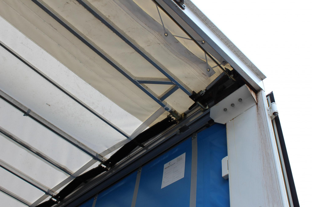 MAN TGS 18.440 Plane Zug Schlafplatz AHK Edscha - Ponyvás teherautó: 2 kép. MAN TGS 18.440 Plane Zug Schlafplatz AHK Edscha - Ponyvás teherautó: 2 kép.