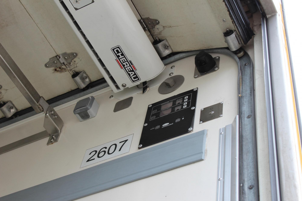 Mercedes-Benz Actros 2532 E5 CS 1150 Multi Bi-Temp LBW Rolltor - Hűtős teherautó: 4 kép. Mercedes-Benz Actros 2532 E5 CS 1150 Multi Bi-Temp LBW Rolltor - Hűtős teherautó: 4 kép.