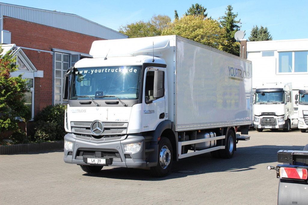 Mercedes-Benz Antos 1830 E6 Koffer 7,7m LBW Rolltor - Dobozos felépítményű teherautó: 1 kép. Mercedes-Benz Antos 1830 E6 Koffer 7,7m LBW Rolltor - Dobozos felépítményű teherautó: 1 kép.