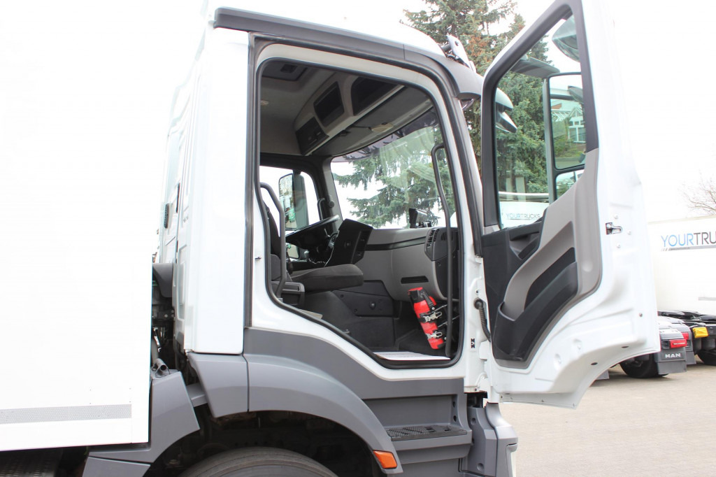 Mercedes-Benz Antos 1830 E6 Koffer 7,7m LBW S.Tür ACC LDW - Dobozos felépítményű teherautó: 5 kép. Mercedes-Benz Antos 1830 E6 Koffer 7,7m LBW S.Tür ACC LDW - Dobozos felépítményű teherautó: 5 kép.