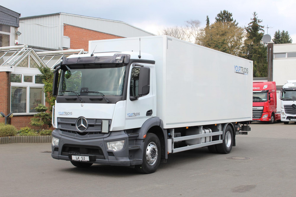 Mercedes-Benz Antos 1830 E6 Koffer 7,7m LBW S.Tür ACC LDW - Dobozos felépítményű teherautó: 1 kép. Mercedes-Benz Antos 1830 E6 Koffer 7,7m LBW S.Tür ACC LDW - Dobozos felépítményű teherautó: 1 kép.