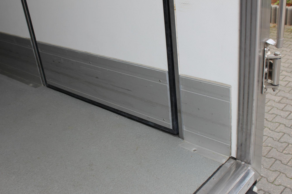 Mercedes-Benz Atego  1024 E6 TK T-1000R Strom Tür+LBW Nur 85Tkm - Hűtős teherautó: 4 kép. Mercedes-Benz Atego  1024 E6 TK T-1000R Strom Tür+LBW Nur 85Tkm - Hűtős teherautó: 4 kép.