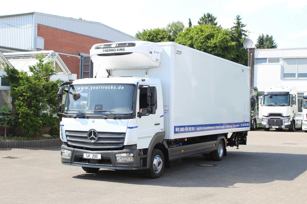 Mercedes-Benz Atego 1221 E6 TK T-800 R Strom Türen+LBW - Hűtős teherautó: 1 kép. Mercedes-Benz Atego 1221 E6 TK T-800 R Strom Türen+LBW - Hűtős teherautó: 1 kép.