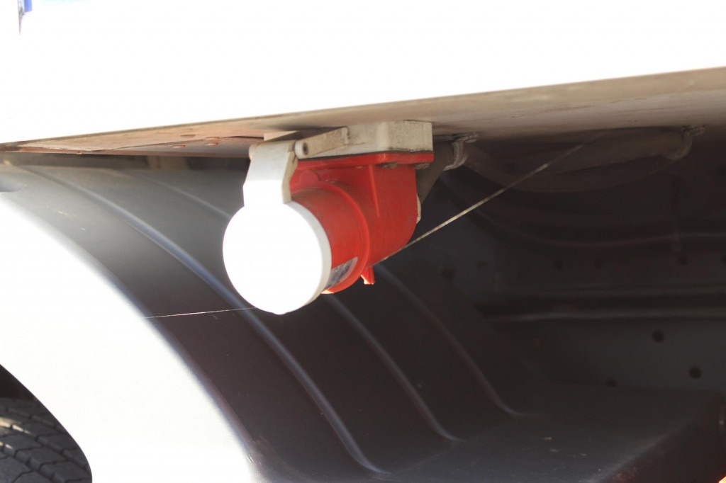 Mercedes-Benz Atego 1221 E6 TK T-800 R Strom Türen+LBW - Hűtős teherautó: 5 kép. Mercedes-Benz Atego 1221 E6 TK T-800 R Strom Türen+LBW - Hűtős teherautó: 5 kép.