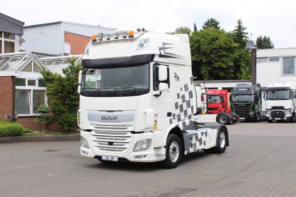 Daf 510 SSC Retarder Kühlbox 2 Tanks Standklima - Nyergesvontató: 1 kép. Daf 510 SSC Retarder Kühlbox 2 Tanks Standklima - Nyergesvontató: 1 kép.