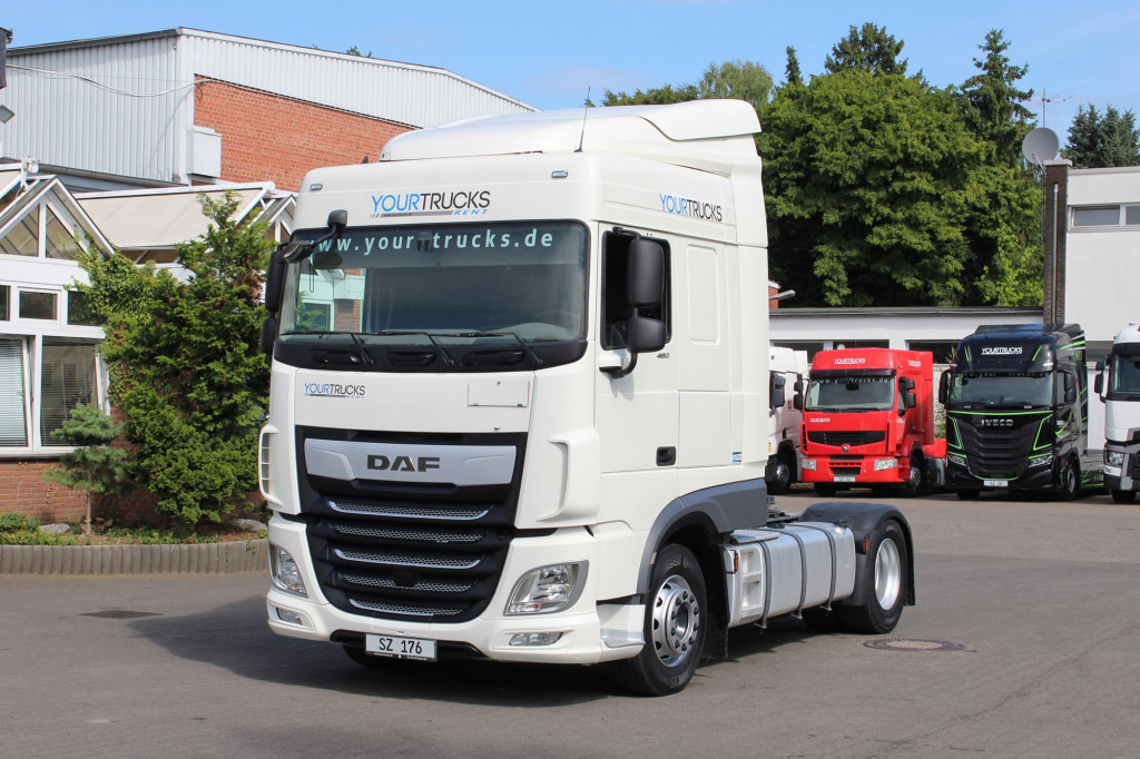 Daf XF 480 E6 Space Cab ACC LDW 2 Liegen - Nyergesvontató: 1 kép. Daf XF 480 E6 Space Cab ACC LDW 2 Liegen - Nyergesvontató: 1 kép.