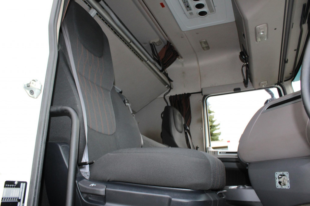 Daf XF 480  Retarder Kipp-Schub-Hydraulik Kompressor - Nyergesvontató: 5 kép. Daf XF 480  Retarder Kipp-Schub-Hydraulik Kompressor - Nyergesvontató: 5 kép.