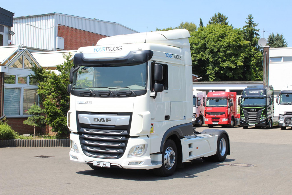 Daf XF 530 SC Retarder ACC LDWS Standklima Kühlbox - Nyergesvontató: 1 kép. Daf XF 530 SC Retarder ACC LDWS Standklima Kühlbox - Nyergesvontató: 1 kép.