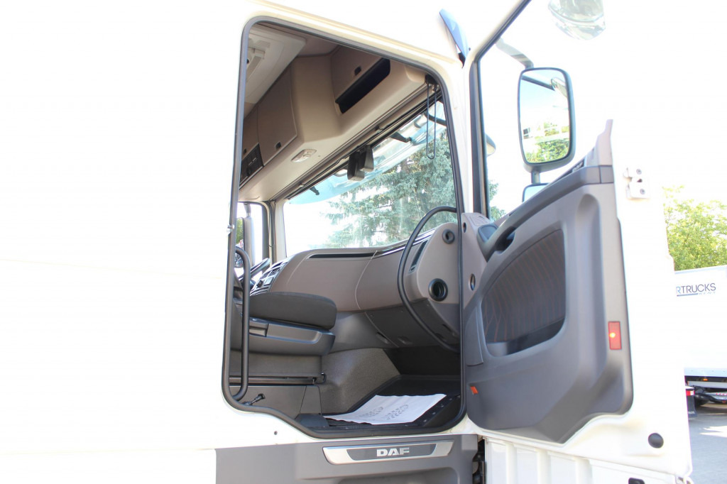 Daf XF 530 SC Retarder ACC LDWS Standklima Kühlbox - Nyergesvontató: 2 kép. Daf XF 530 SC Retarder ACC LDWS Standklima Kühlbox - Nyergesvontató: 2 kép.