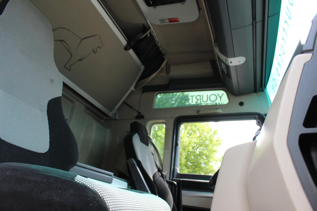 MAN TGX 18.460 E6 XXL Retarder Kühlbox Navi - Nyergesvontató: 3 kép. MAN TGX 18.460 E6 XXL Retarder Kühlbox Navi - Nyergesvontató: 3 kép.