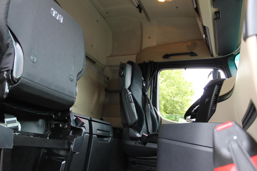 Mercedes-Benz Actros 1845 E6 ACC LDW Kühlbox Vollspoiler - Nyergesvontató: 2 kép. Mercedes-Benz Actros 1845 E6 ACC LDW Kühlbox Vollspoiler - Nyergesvontató: 2 kép.