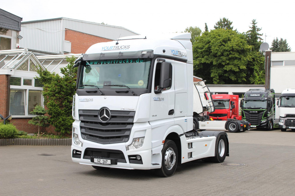Mercedes-Benz Actros 1845 E6 ACC LDW Kühlbox Vollspoiler - Nyergesvontató: 1 kép. Mercedes-Benz Actros 1845 E6 ACC LDW Kühlbox Vollspoiler - Nyergesvontató: 1 kép.