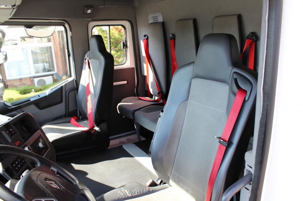 Renault T 430 E6 6 Sitze Ex- Fahrschule nur 64Tkm ! - Nyergesvontató: 5 kép. Renault T 430 E6 6 Sitze Ex- Fahrschule nur 64Tkm ! - Nyergesvontató: 5 kép.