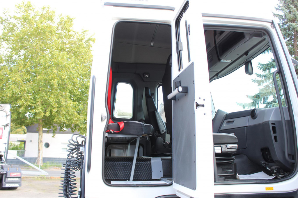 Renault T 430 E6 6 Sitze Ex- Fahrschule nur 64Tkm ! - Nyergesvontató: 2 kép. Renault T 430 E6 6 Sitze Ex- Fahrschule nur 64Tkm ! - Nyergesvontató: 2 kép.